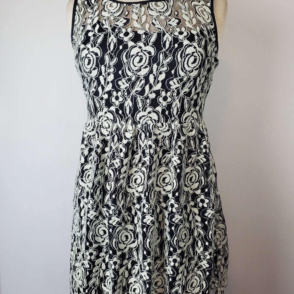 Lace Summer knee high Dress  A42-01